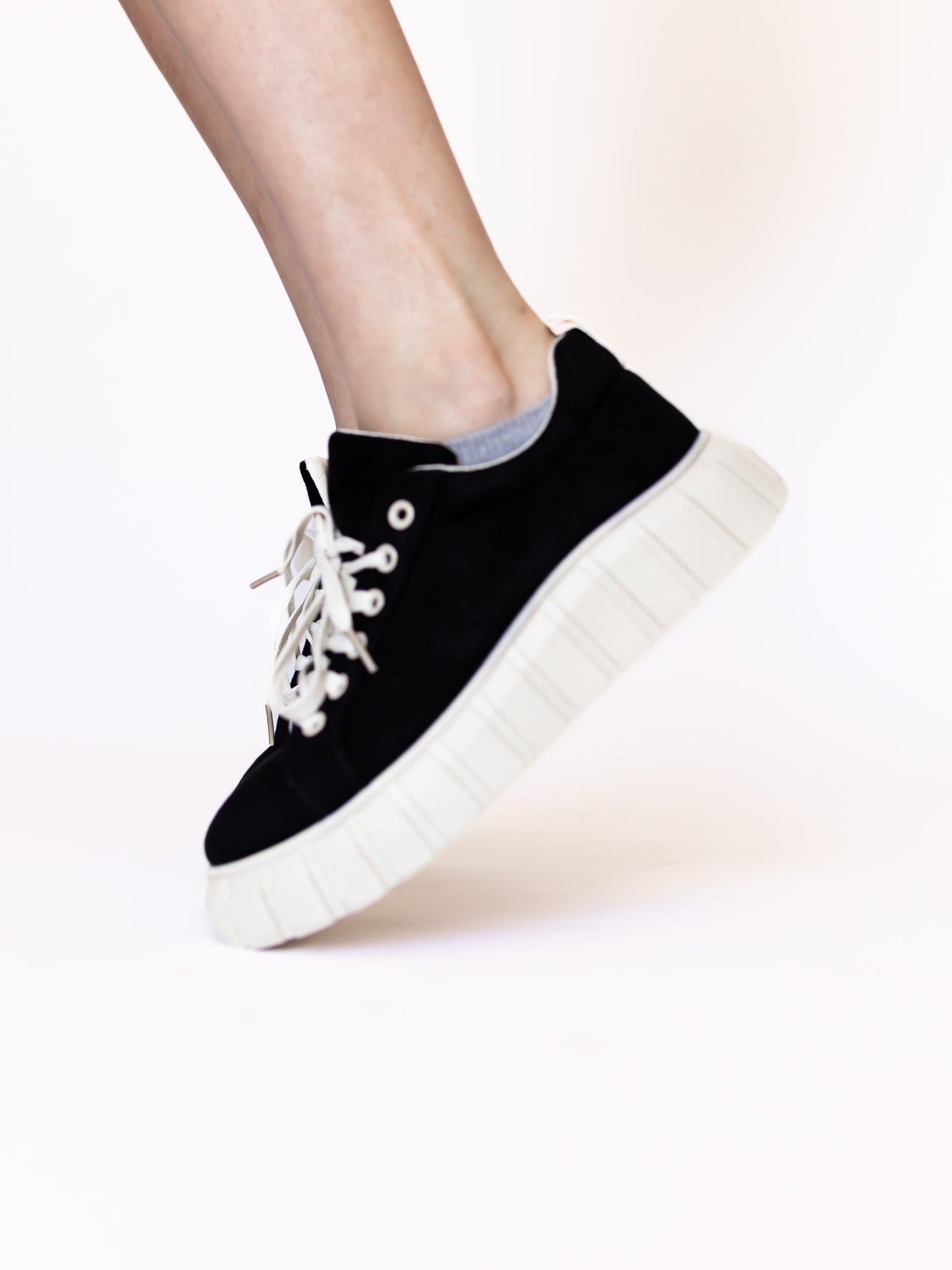 Mallorca Sneakers in Black